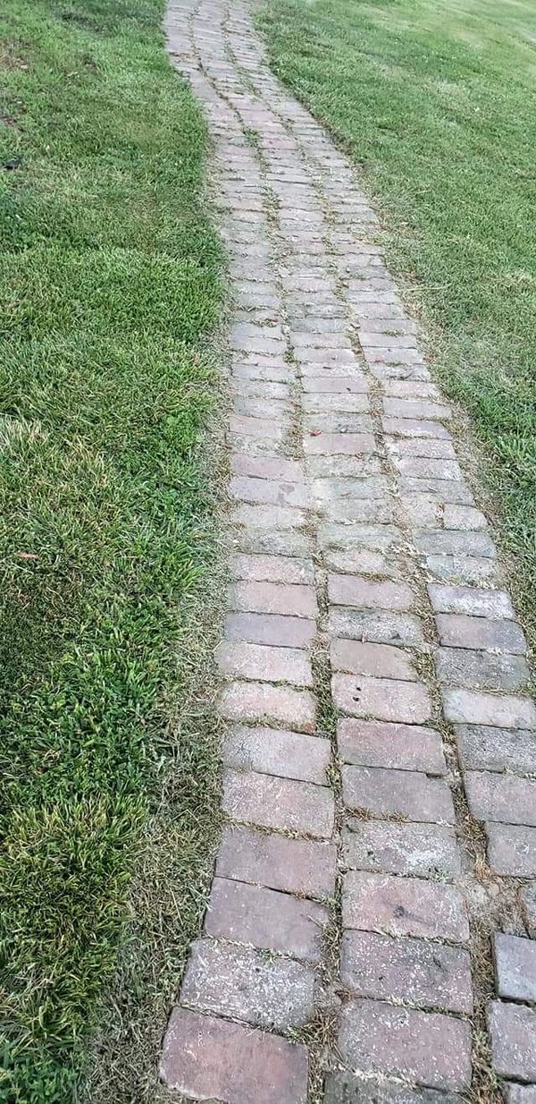 An example of our weedeating trim detail.