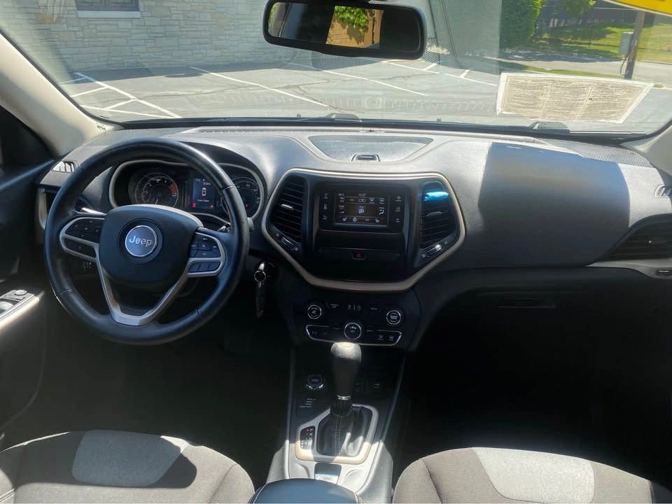 2018 Jeep Cherokee Latitude - Photo 18