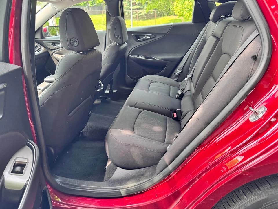 2017 Chevrolet Malibu 1LT - Photo 9