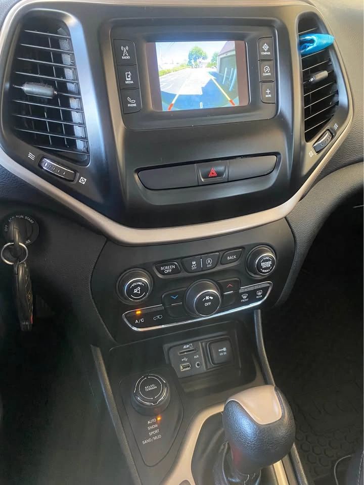 2018 Jeep Cherokee Latitude - Photo 16
