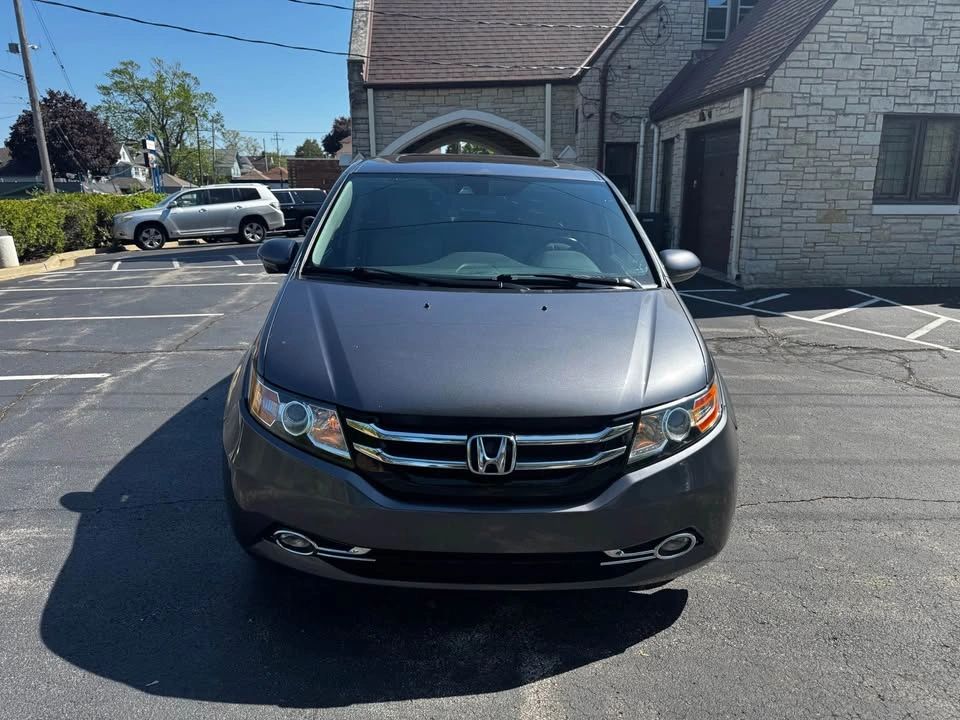 2014 Honda Odyssey Touring's photo