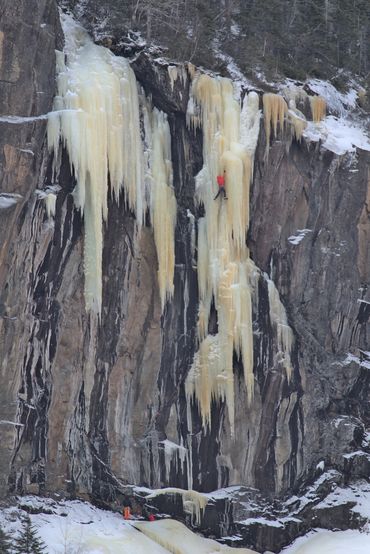 Jormungander, C'est pas la mer à boire, Hautes-Gorges, Charlevoix, Quebec, Ice climbing, escalade