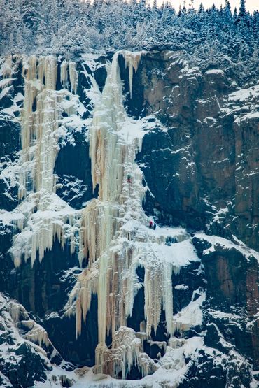 La Pomme d'Or, Hautes-Gorges, Ice climbing, escalade de glace, Charlevoix, Quebec, Wild Ice, winter