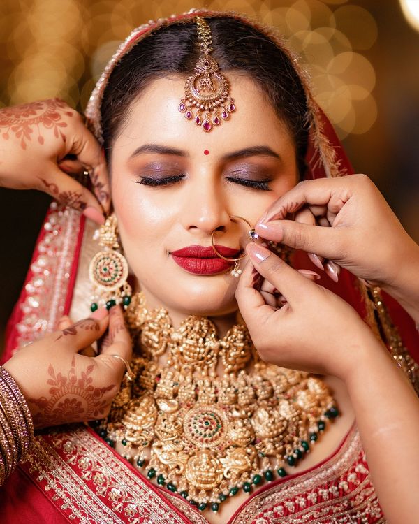 Bride Getting Ready – Wedding Photography in Ranchi