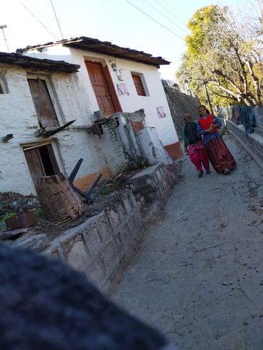 Lakhamandal Village - women going to get  grass for cattle