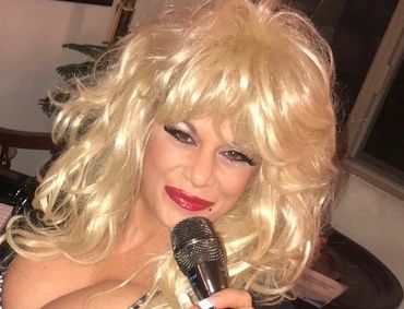 Las Vegas Best Dolly Parton Impersonator Layna Spaziano