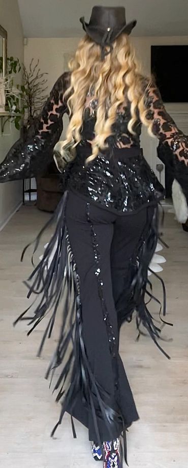 Nashville’s best Lainey Wilson impersonator Michelle Spaziano