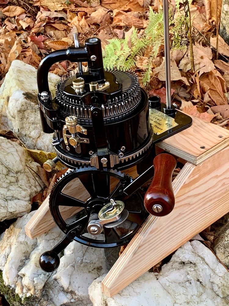 CHAMBORD ACCUKNITTER 400 -
COLOR MARS II