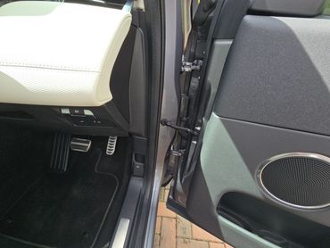 Range Rover Evoque front door jamb