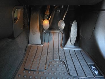 Interior Mini Cooper drivers side footwell
