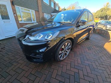 Front 3/4 of black Ford Kuga polished to gloss by AM Auto Aesthetics