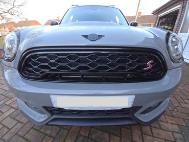 Front of grey Mini Cooper showing gloss after polish by AM Auto Aesthetics