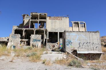 Abandoned lime cement plant, OR
