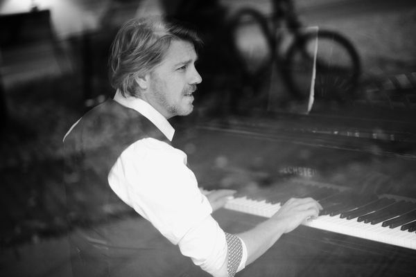 Eventmusiker am Klavier Piano Hochzeitsmusiker