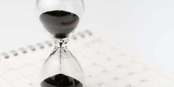 Hour Glass an calendar for time management