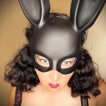 Frida Félix Del Rio Halloween profile picture by Cate Lumière.