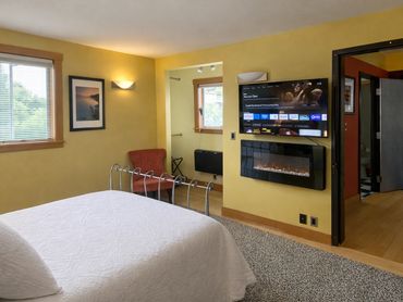 Second bedroom with queen bed in Ballard Seattle vacation rental