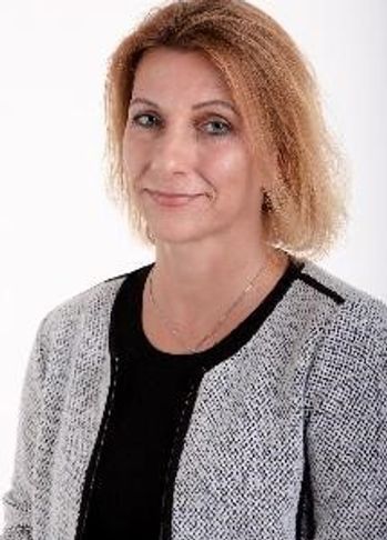 Bencze Mónika vagyok. 2002-óta élek családommal Svájcban. Két gyermekem van akik 19 és 16 évesek. 19