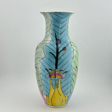 Chinese Art Deco vase with abstract majolica