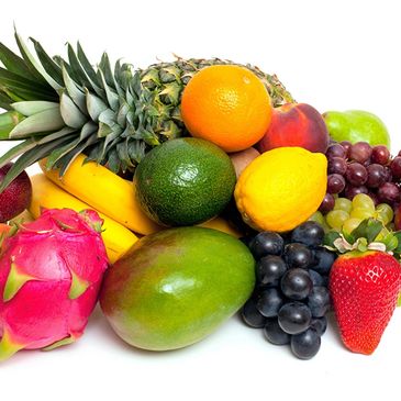 Between 10-12 itemsof fresh locally grown fruits