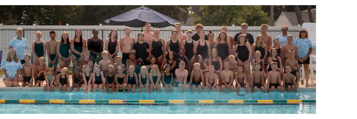 Photo of 2021 swim team
