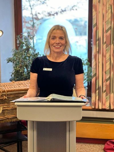 wedding ceremony master performing speech