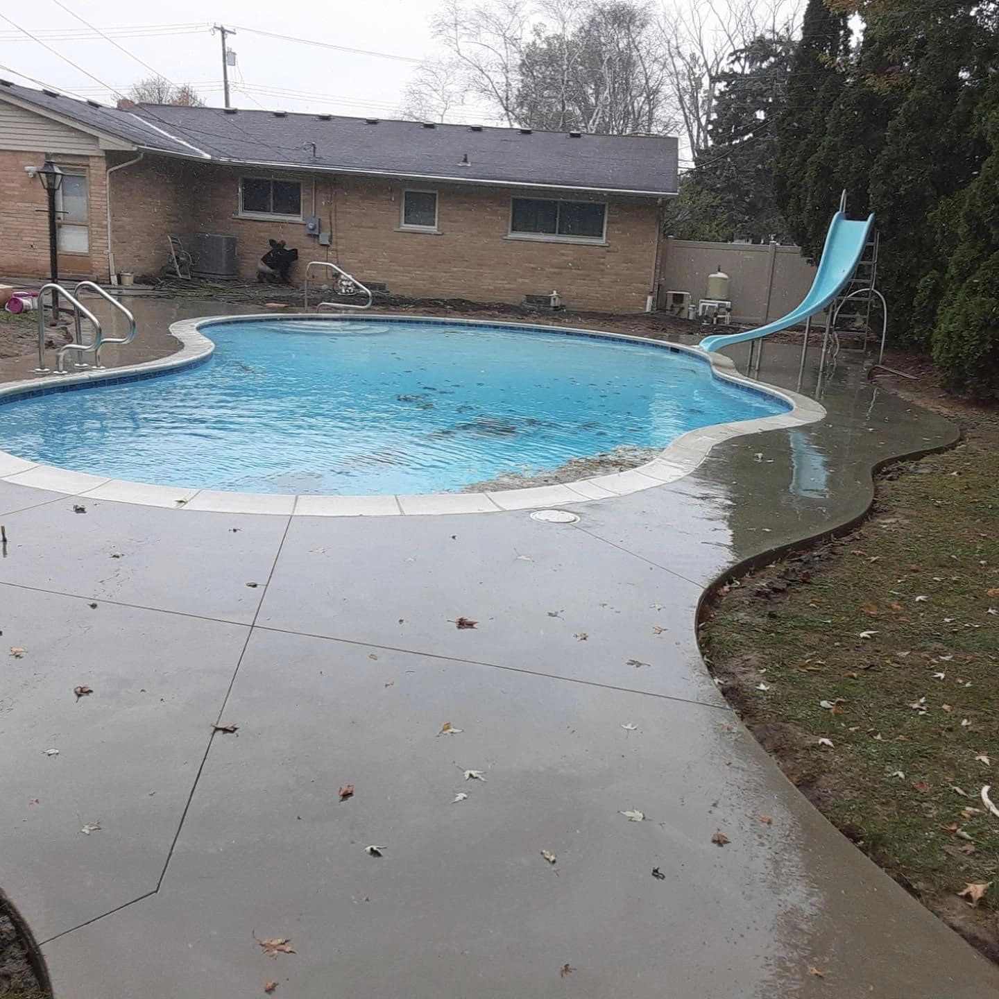 Metro Detroit concrete pool deck experts. Pool deck installation in Macomb & Oakland County Michigan