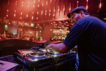 wedding dj orange county, socal event dj, viibz sound lighting dj service irvine, viibz events cali