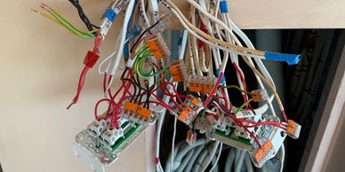 Exposed electrical wiring with multiple connectors.