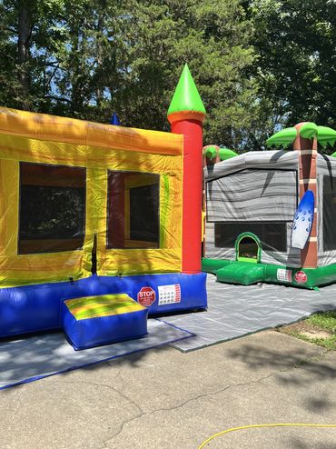 Inflatable bounce house