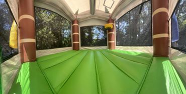 Inflatable bounce house