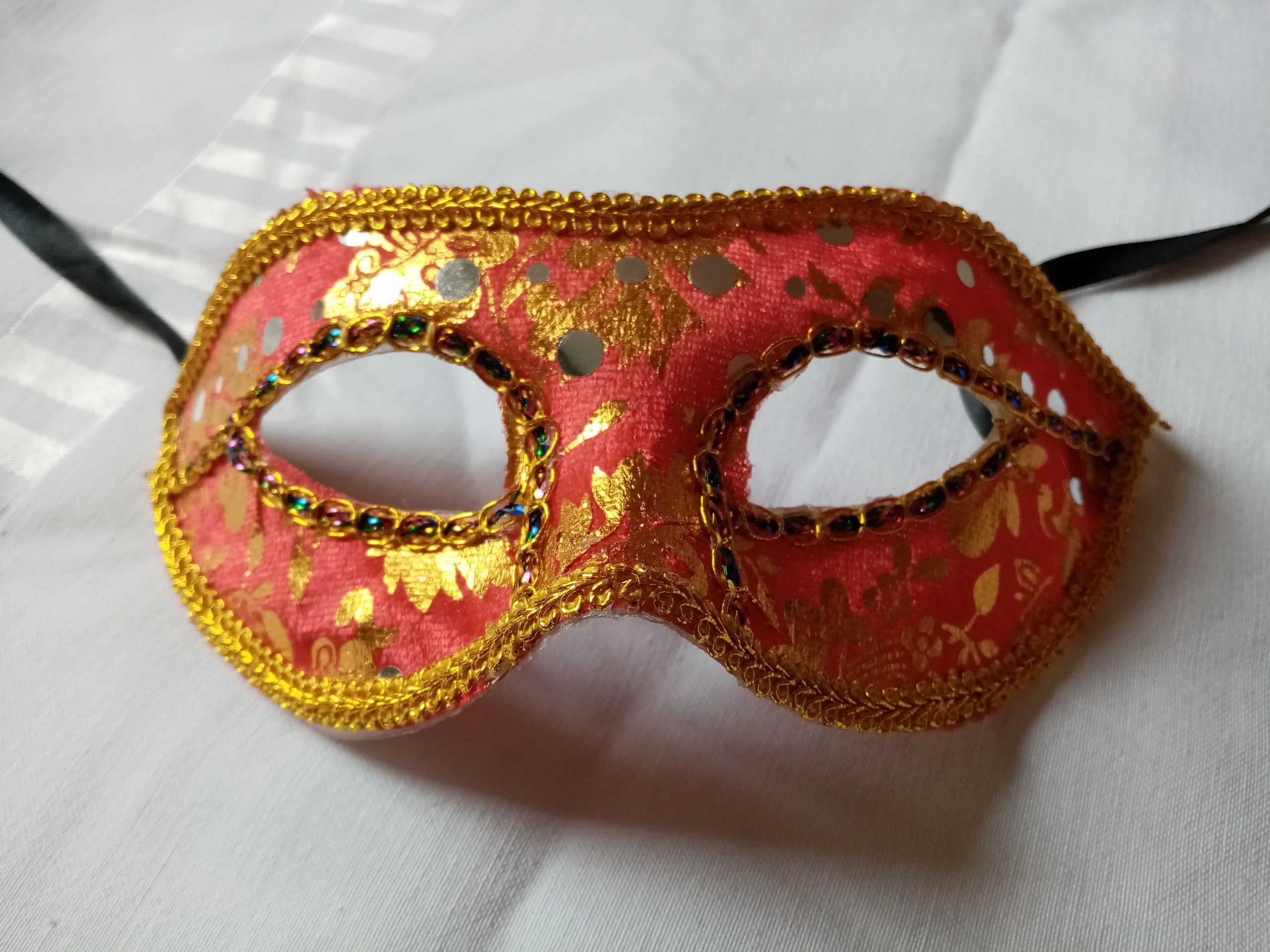 Kinky mask