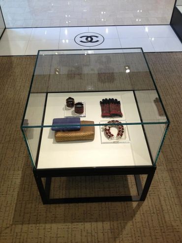 Frameless Glass Display case