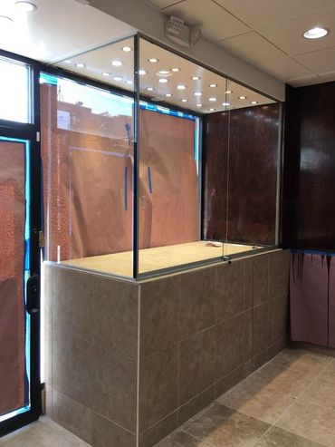 Frameless jewelry Glass Display case