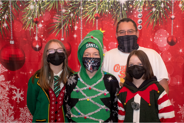 Evans Family of Waterford, Michigan
(Caitlyn, Anna, McKenzie, Chad)