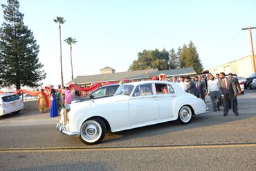 Vintage Limo & Car Services from Antique Limousine: The Perfect Addition to Your Celebration