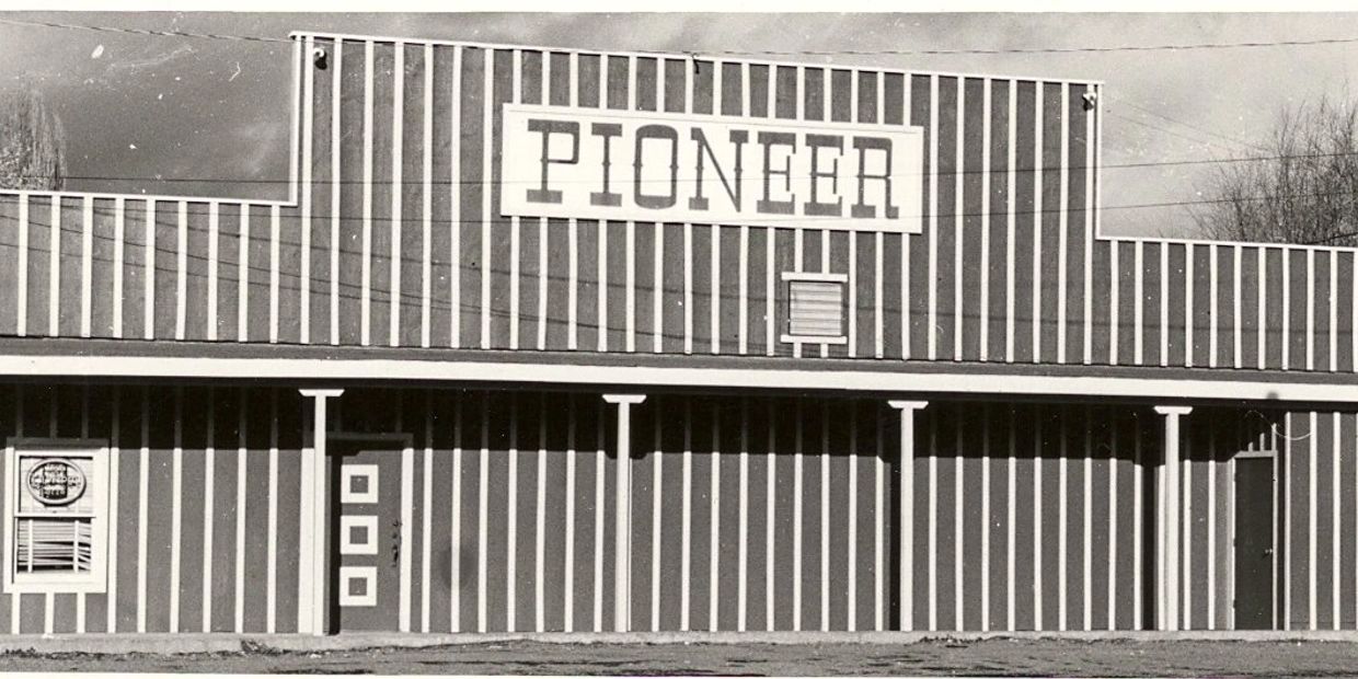 Historical photo of Club Pioneer in Prineville, Oregon.