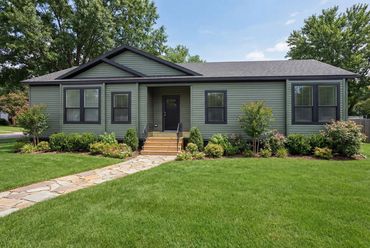 Manufactured home master bedroom with walk-in closet