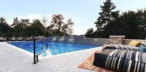 Concrete pool finishes - Cool Deck