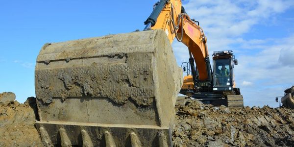 hire diggers 
big boys trucks 
big diggers