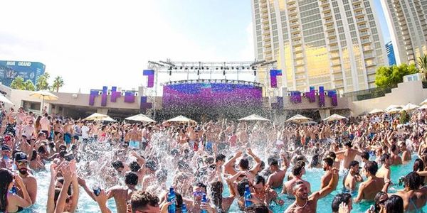 people partying at a Las Vegas Pool Party and Las Vegas Day club.