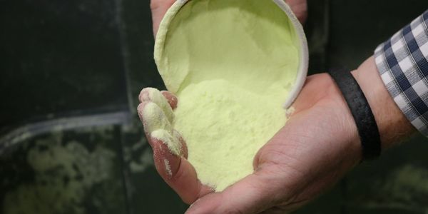 UHMW-PE resin for molded plastic parts