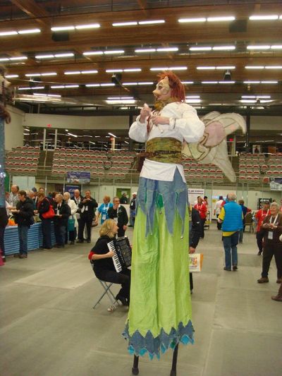 Meal time entertainment and Vintage plays to a full house.