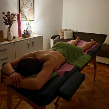 Svakog dana od 10h do 23h Vam stojimo na raspolaganju za sve vrste naših usluga. Relax, sportska...