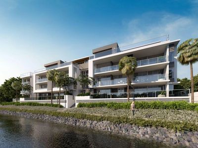 Prestigious Gold Coast enclave, water frontage, access to the Broadwater & Sanctuary Cove.