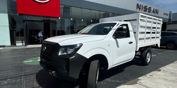 NISSAN NP300 2014