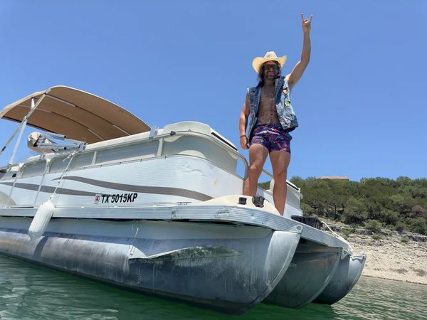 Get extreme with captain extremo, fun party boat rentals with captain