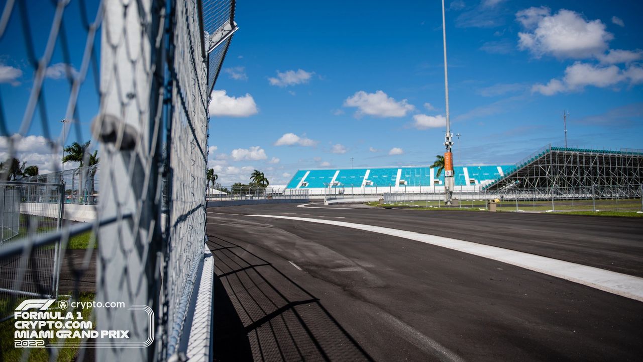The circuit is 5.41 km (3.36 miles) long and features 19 turns. The circuit is 5.41 km (3.36 miles) long and features 19 turns.