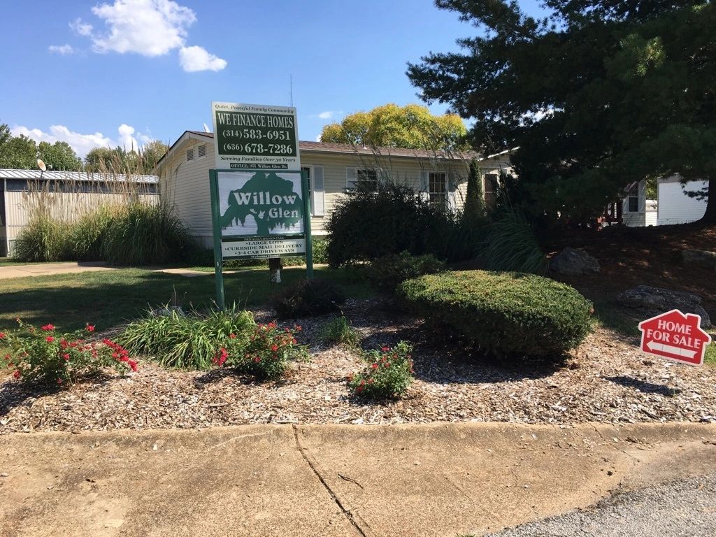 Willow Glen Mobile Home Park in Fenton, Missouri
