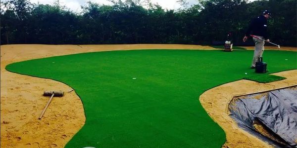 THE BEST ARTIFICIAL GRASS FOR PUTTING GREENS